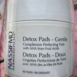 NassifMD Detox Pads - Gentle Complexion Perfecting Pads (White)